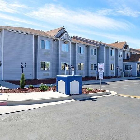 Quality Inn & Suites Near Nas ファロン エクステリア 写真