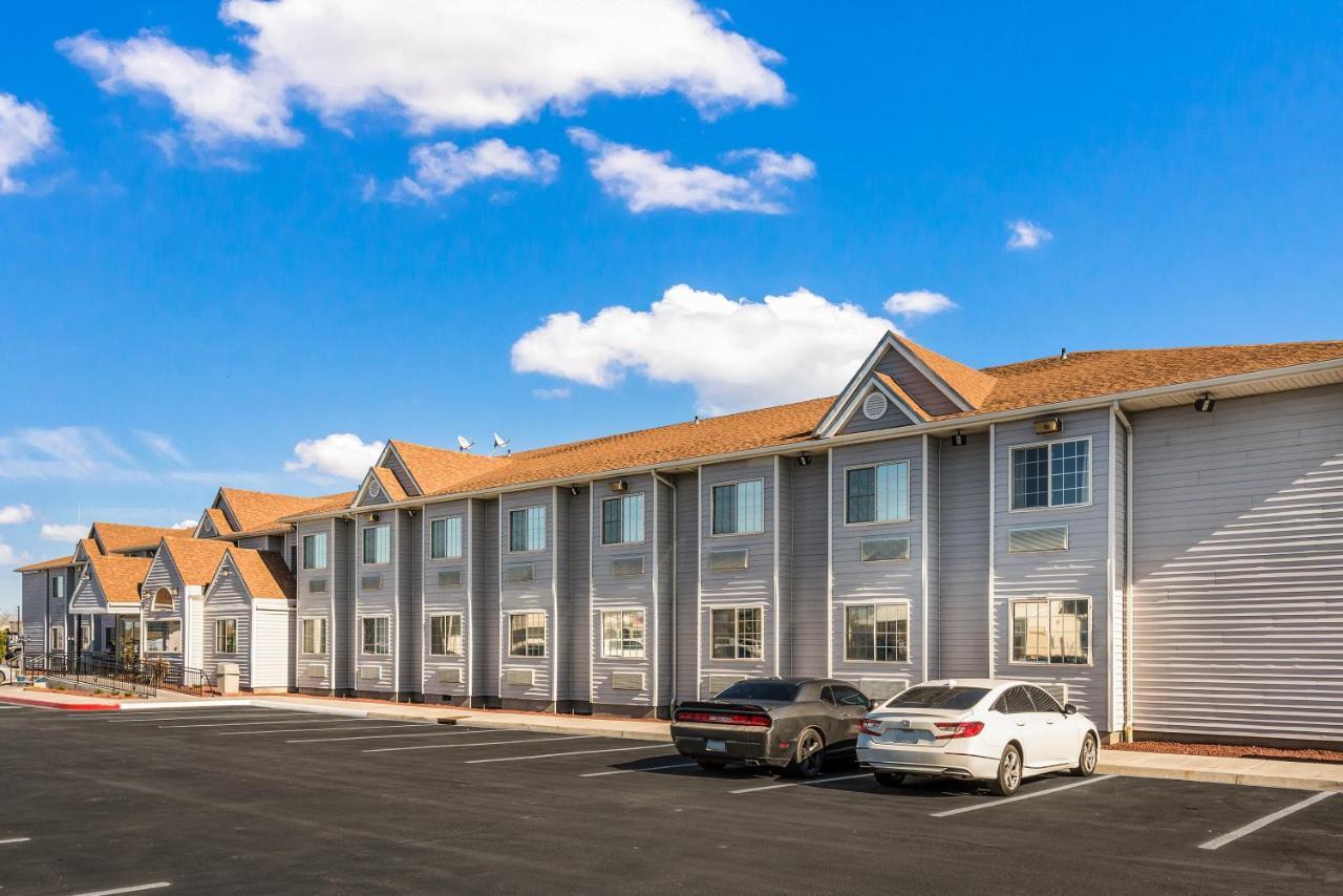 Quality Inn & Suites Near Nas ファロン エクステリア 写真