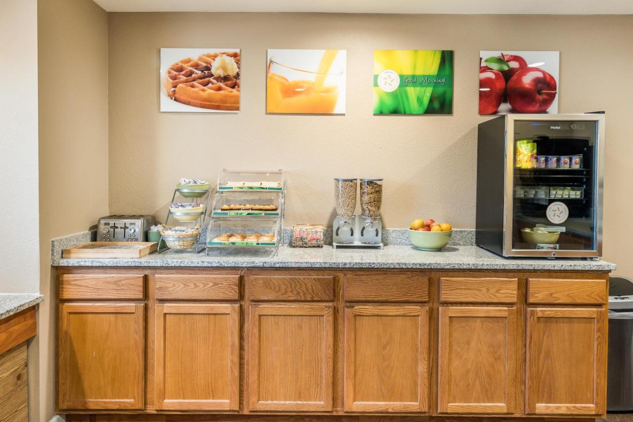 Quality Inn & Suites Near Nas ファロン エクステリア 写真