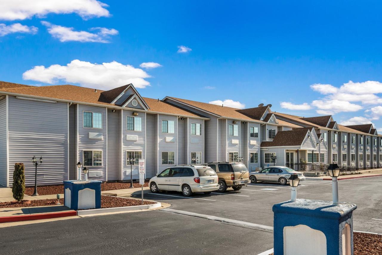 Quality Inn & Suites Near Nas ファロン エクステリア 写真