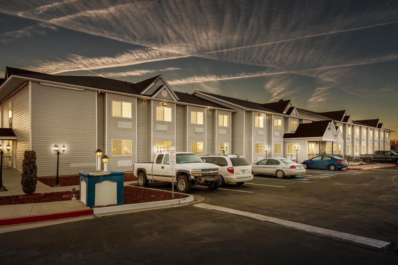 Quality Inn & Suites Near Nas ファロン エクステリア 写真