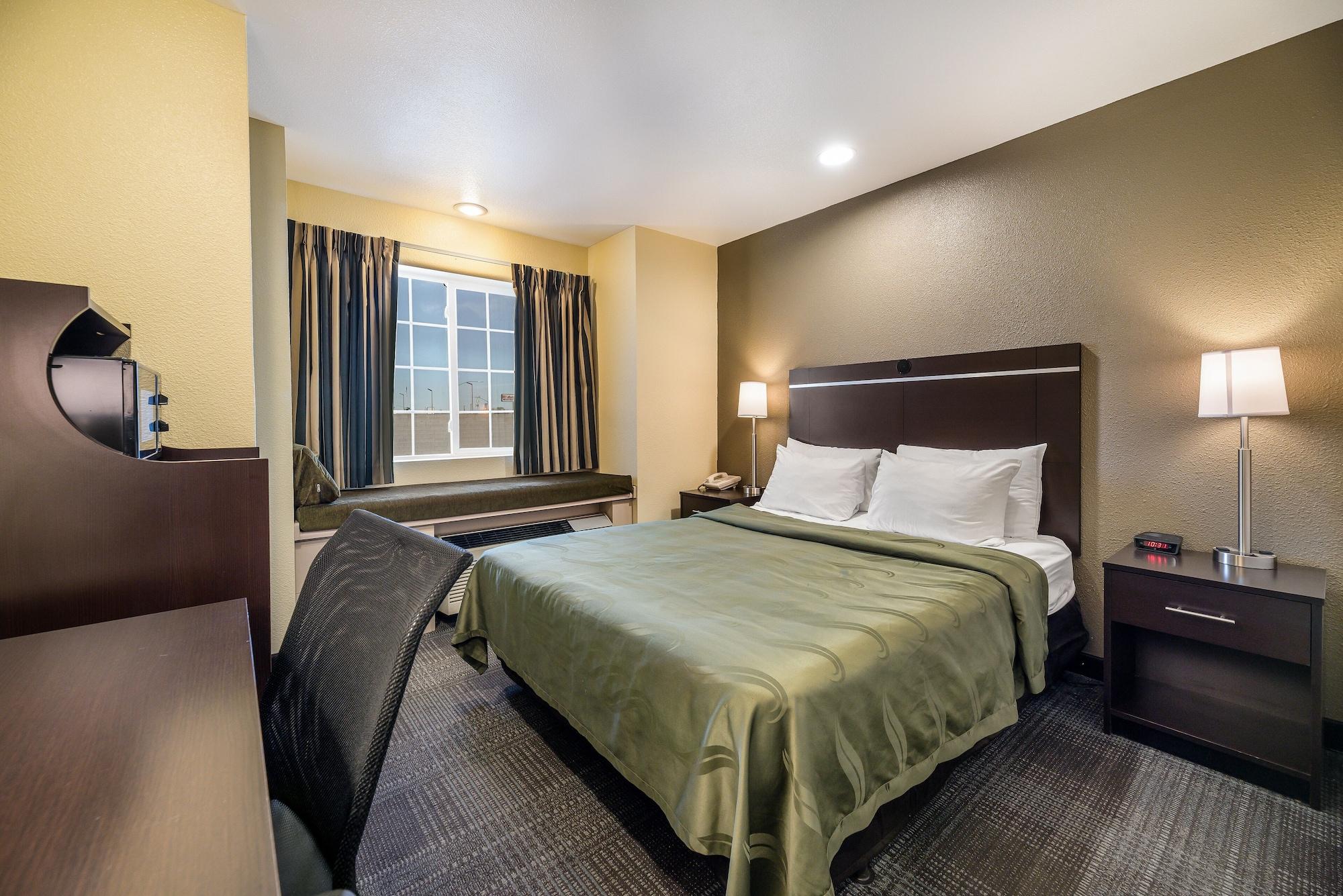 Quality Inn & Suites Near Nas ファロン エクステリア 写真
