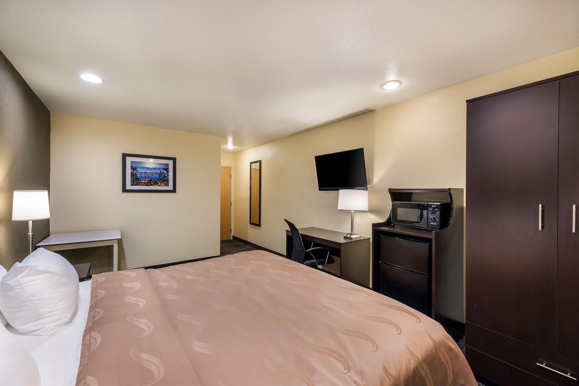 Quality Inn & Suites Near Nas ファロン エクステリア 写真