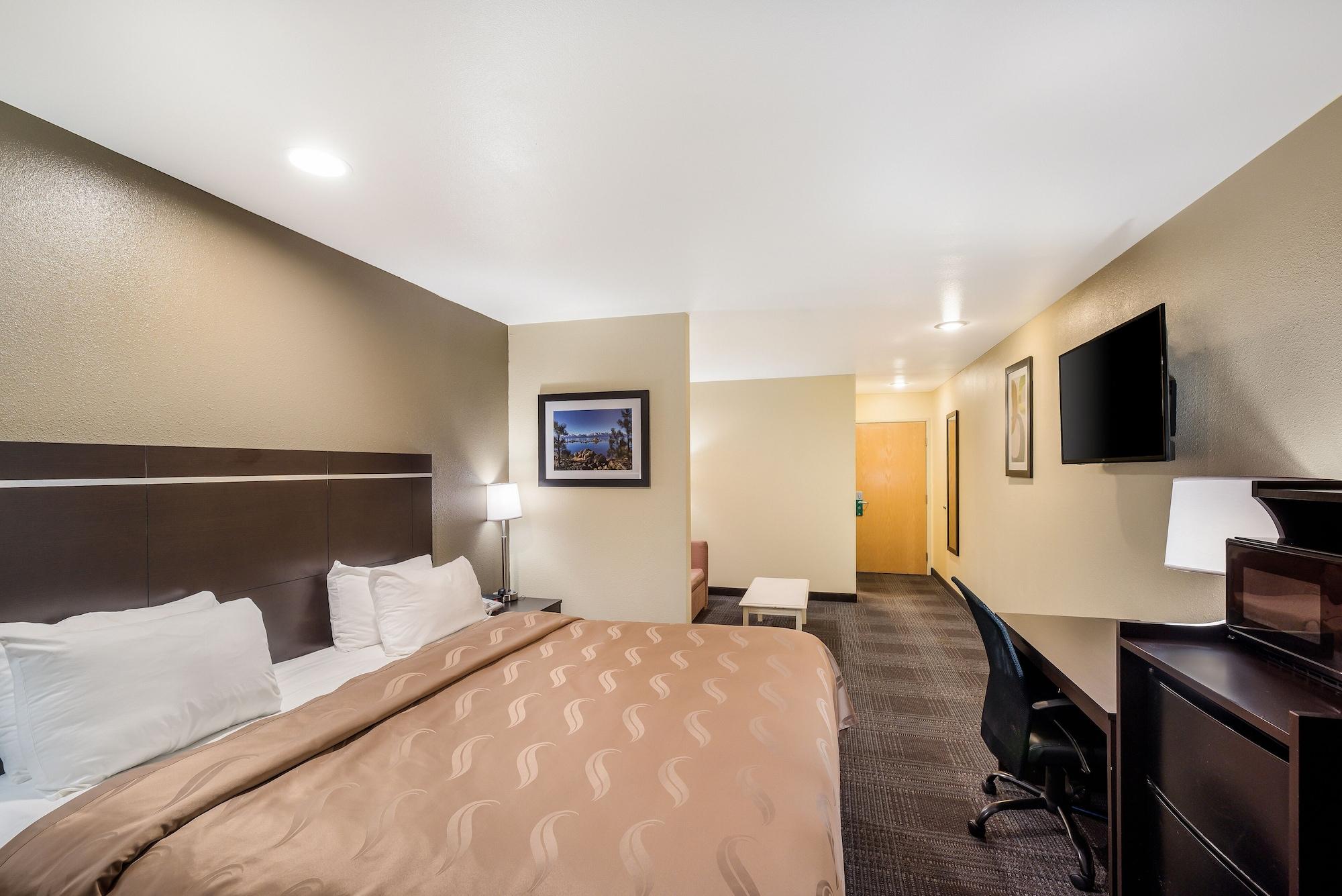 Quality Inn & Suites Near Nas ファロン エクステリア 写真