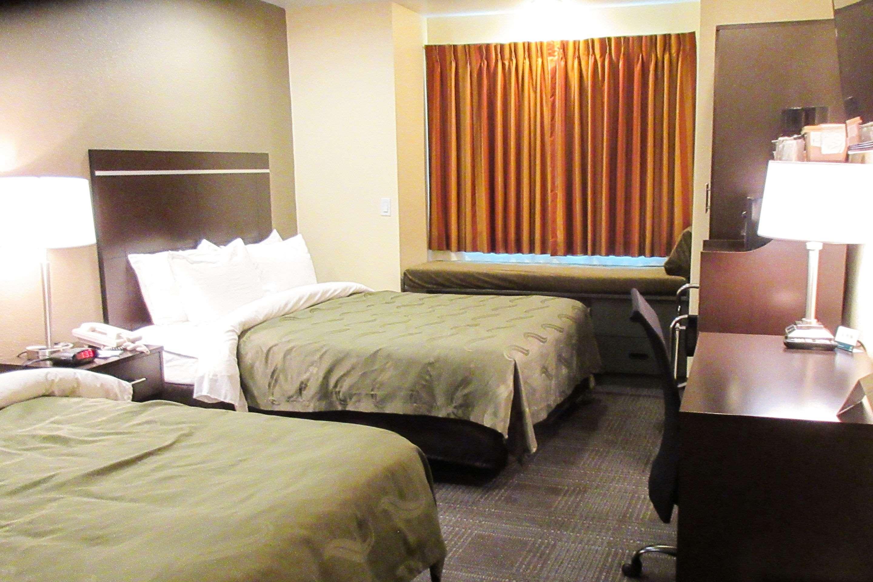 Quality Inn & Suites Near Nas ファロン エクステリア 写真