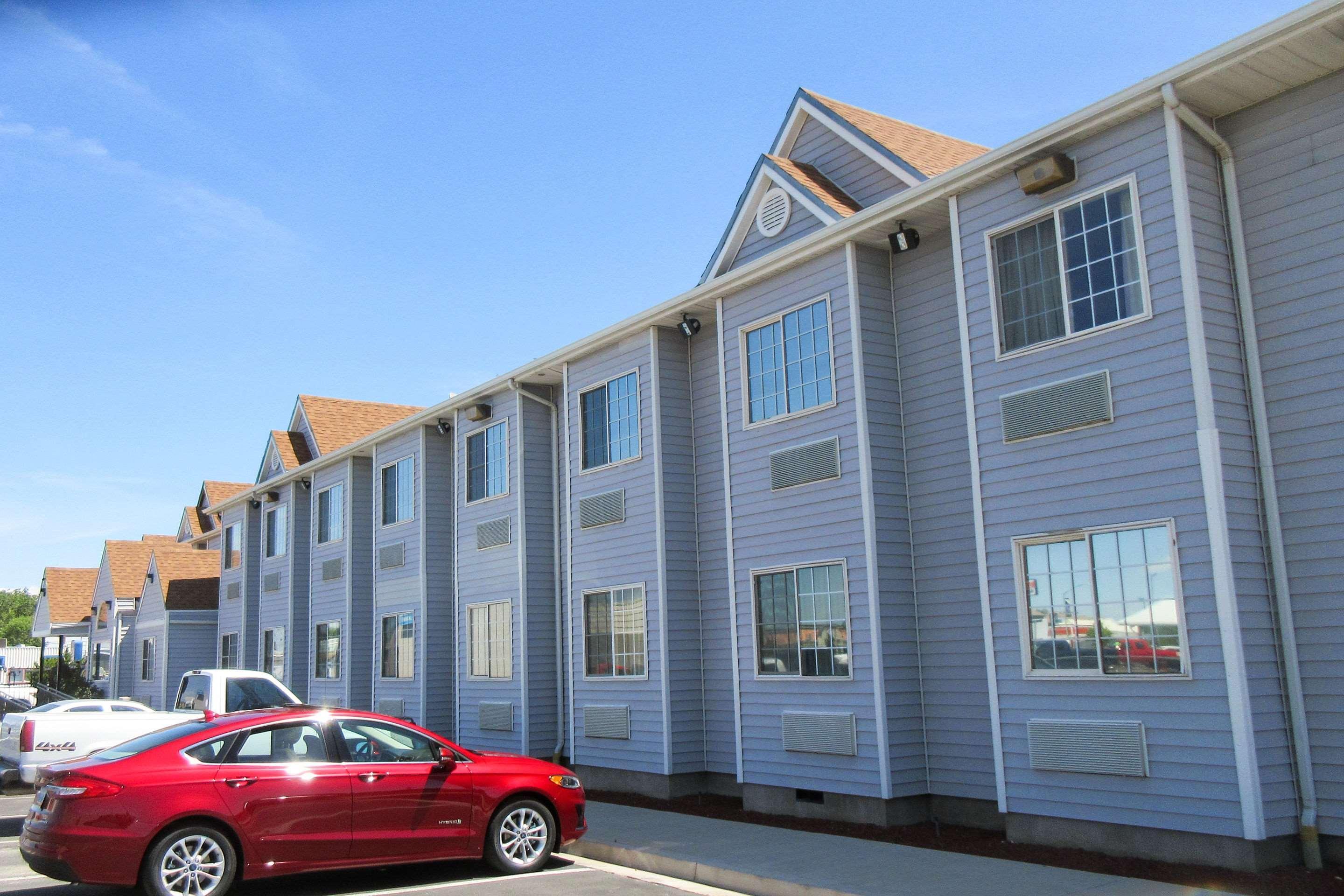 Quality Inn & Suites Near Nas ファロン エクステリア 写真