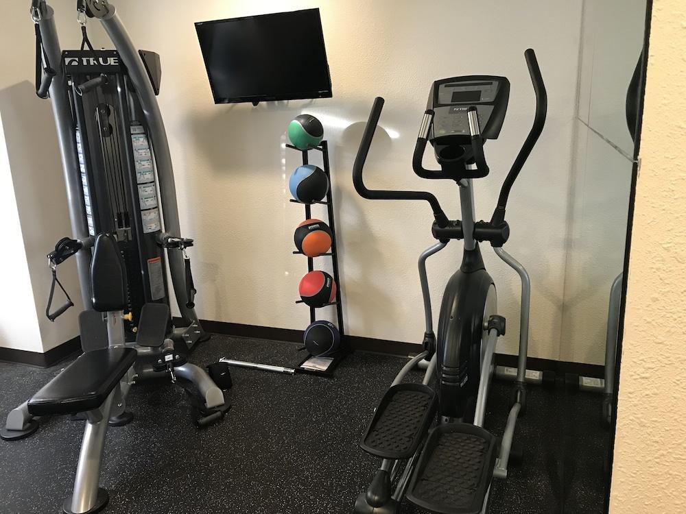 Quality Inn & Suites Near Nas ファロン エクステリア 写真