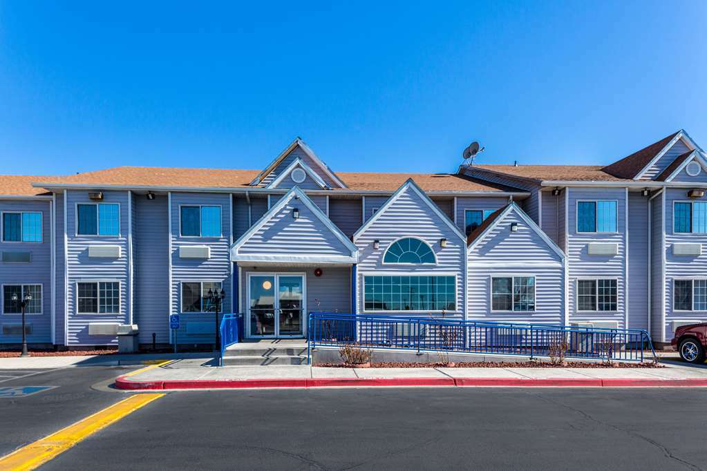 Quality Inn & Suites Near Nas ファロン エクステリア 写真