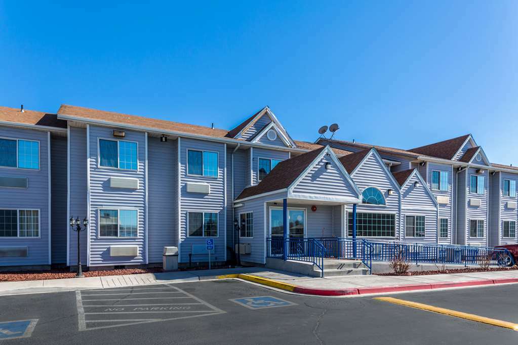 Quality Inn & Suites Near Nas ファロン エクステリア 写真