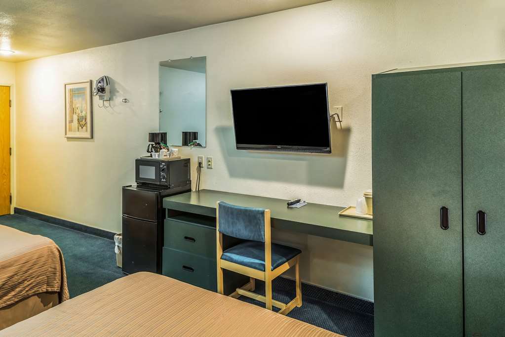 Quality Inn & Suites Near Nas ファロン 部屋 写真